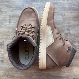Hey Dude Men's Tan Chukka Boots